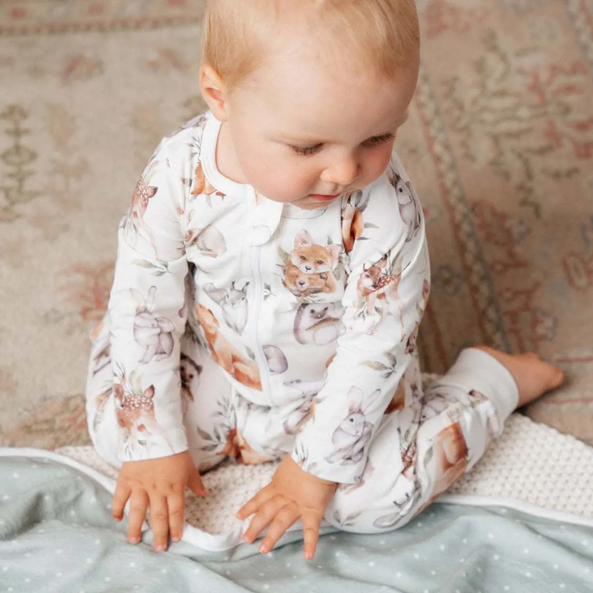 Ma-ia Family Metsäneläimet-pyjama vauvalle luonnonvalkoinen