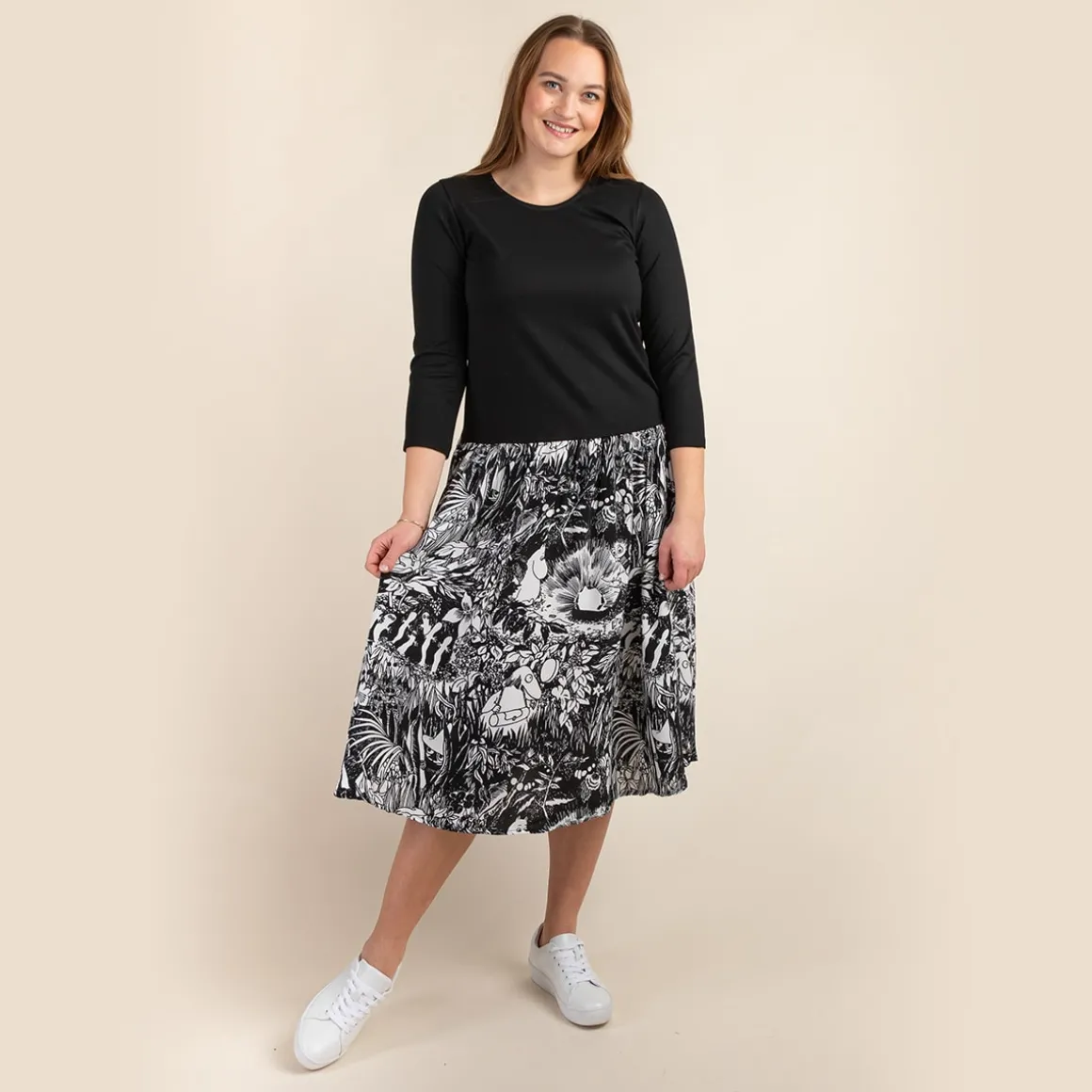 Muumi Armi-mekko Rubiini mustavalkoinen