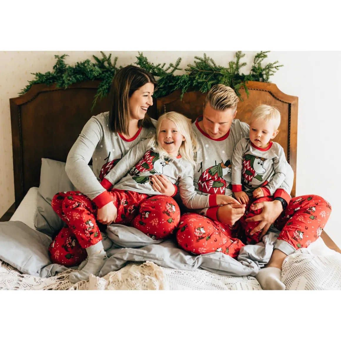 Muumi Surku-pyjama miesten malli punainen