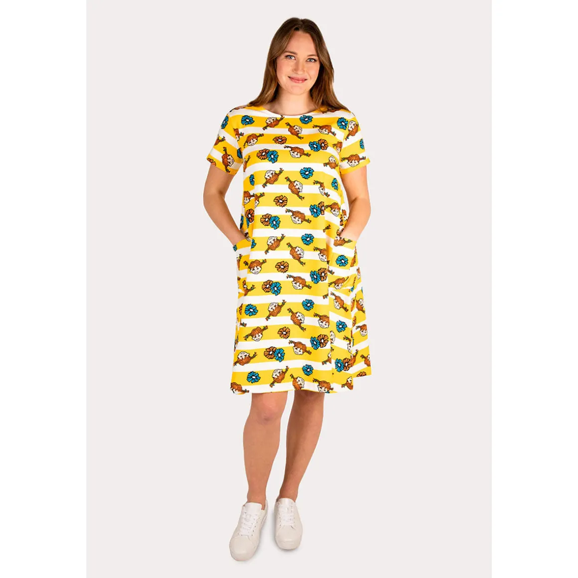 Peppi Pitkätossu Jenni-mekko Peppi ja kukat sininen